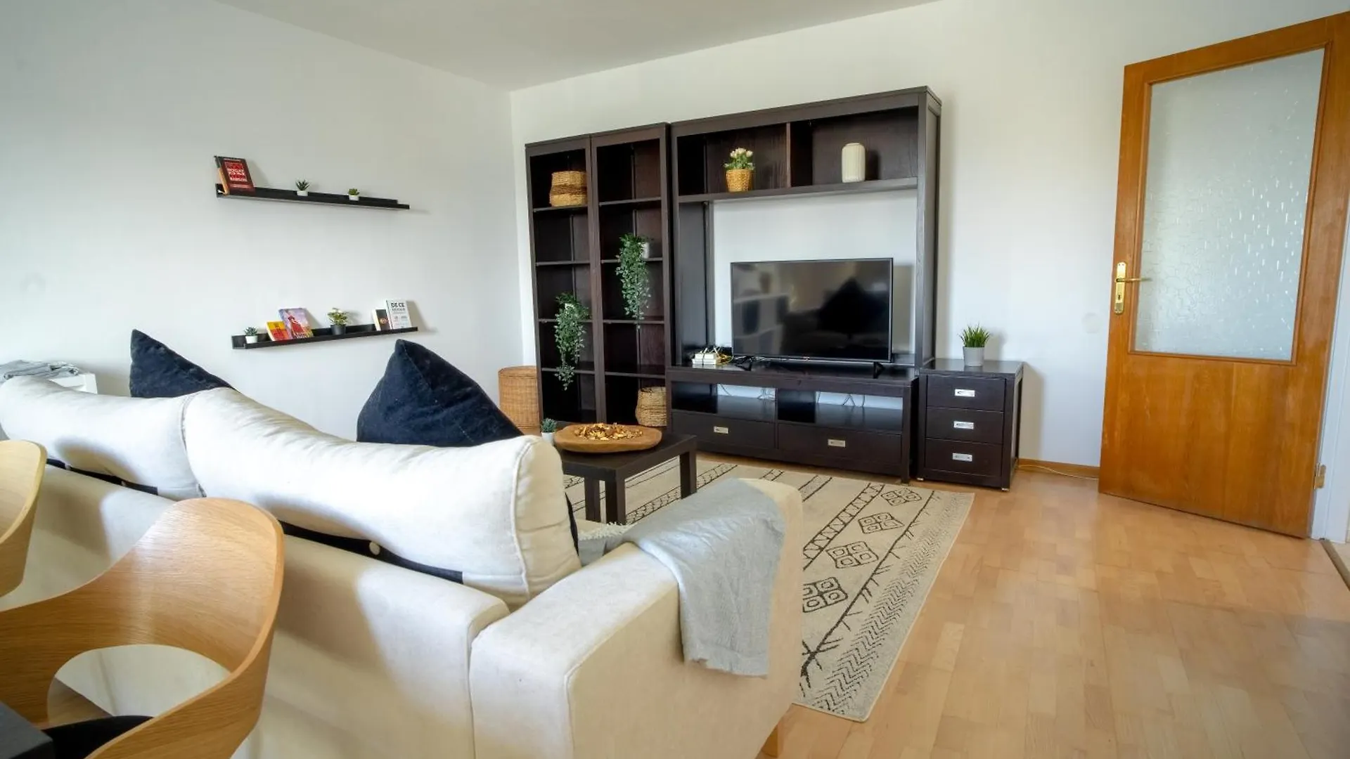 Central Apartment With Skyline View Bucharest