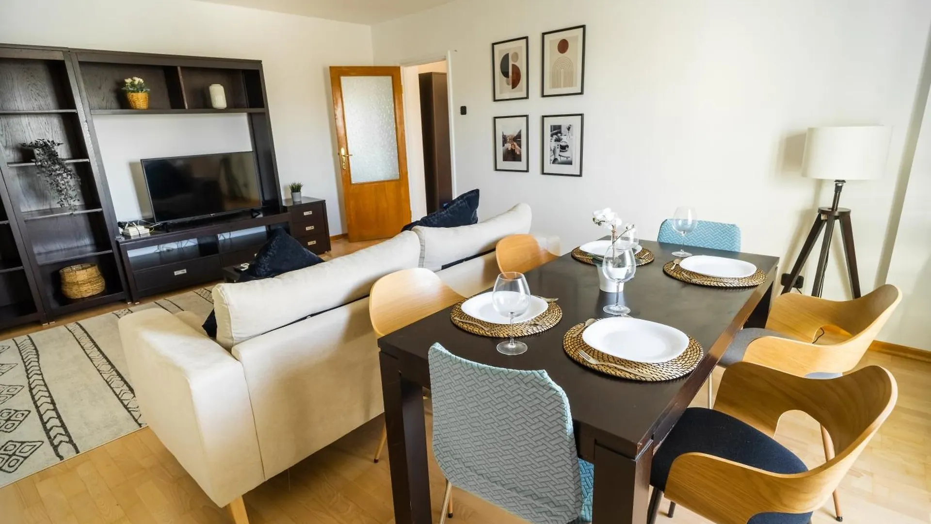 Central Apartment With Skyline View Bucharest Romania