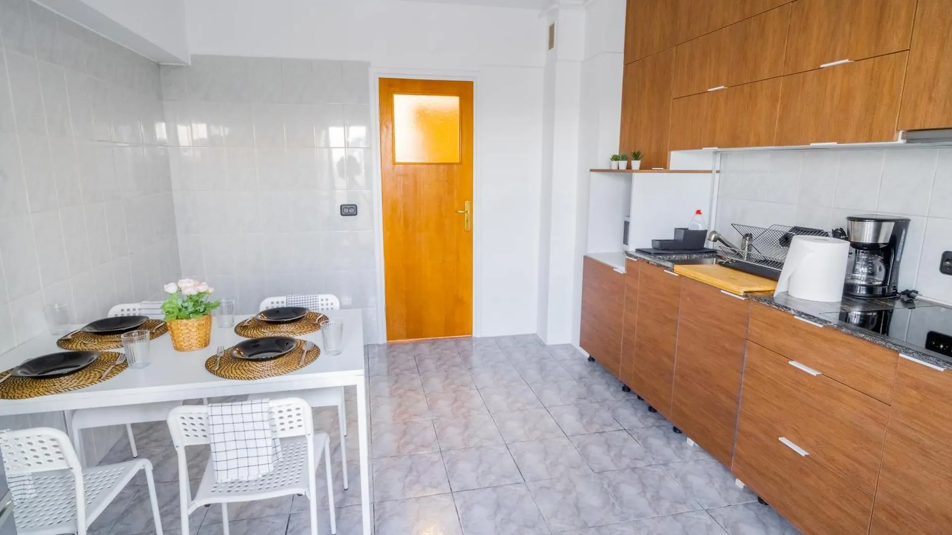Central Apartment With Skyline View Bucharest