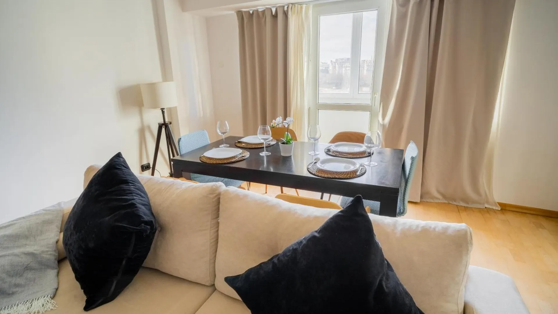 Central Apartment With Skyline View Bucharest Romania