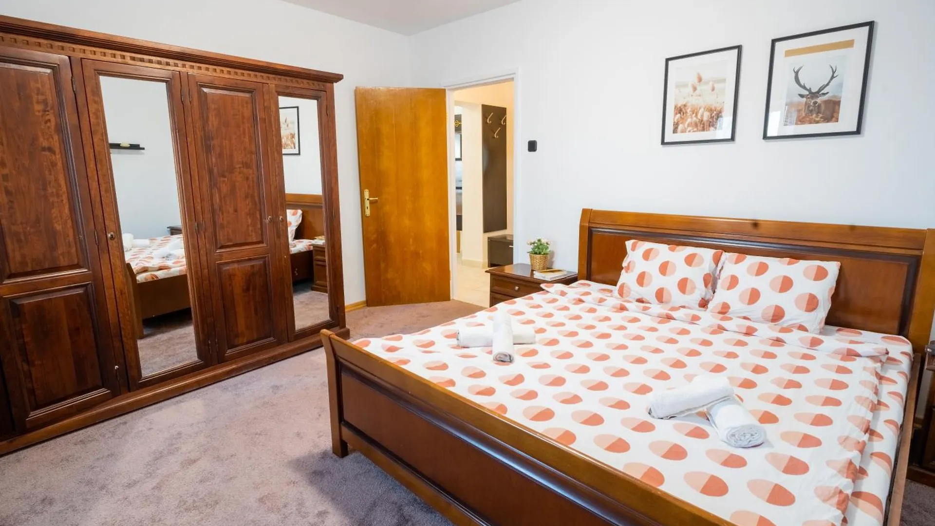 Central Apartment With Skyline View Bucharest